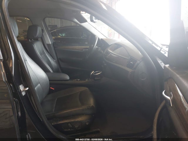 2014 Bmw X1 Xdrive28i მანქანა იყიდება აუქციონზე, vin: WBAVL1C51EVY24462, აუქციონის ნომერი: 44313750