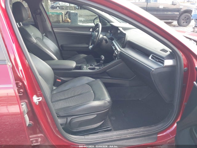 5XXG64J23NG130946 KIA K5 Gt-line