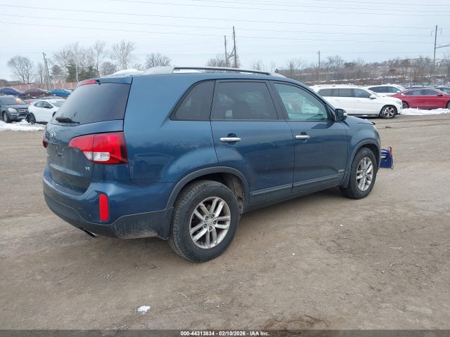 5XYKTDA72FG610830 KIA Sorento Lx V6