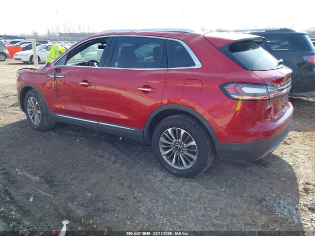 2020 LINCOLN NAUTILUS 2LMPJ8K9XLBL08995 Photo 2