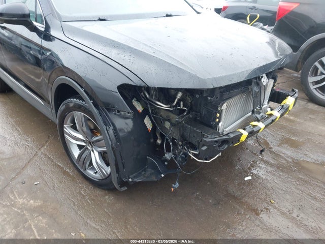 44313880 :رقم المزاد ، 3VV3B7AXXLM064075 vin ، 2020 Volkswagen Tiguan 2.0t Se/2.0t Se R-line Black/2.0t Sel مزاد بيع