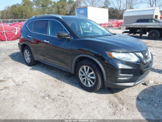 2017 NISSAN ROGUE KNMAT2MT0HP516423