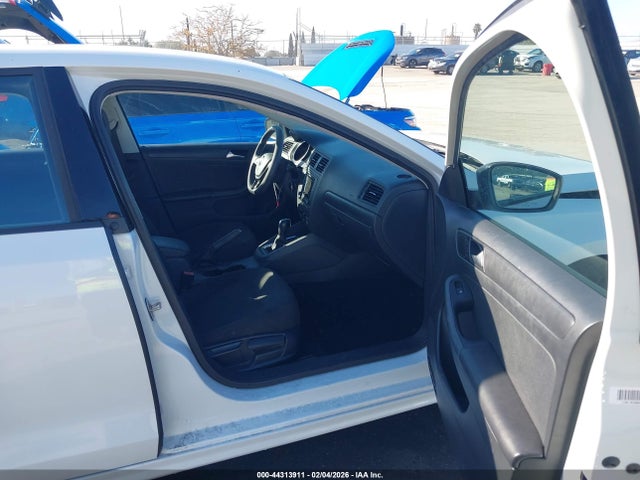 3VW267AJ7GM237564 Volkswagen Jetta 1.4t S