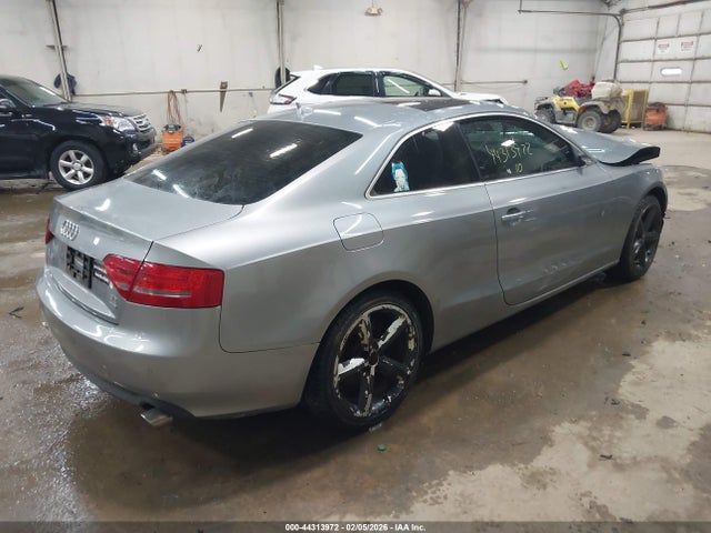 2010 AUDI A5 WAUCKAFRXAA035107 Photo 3