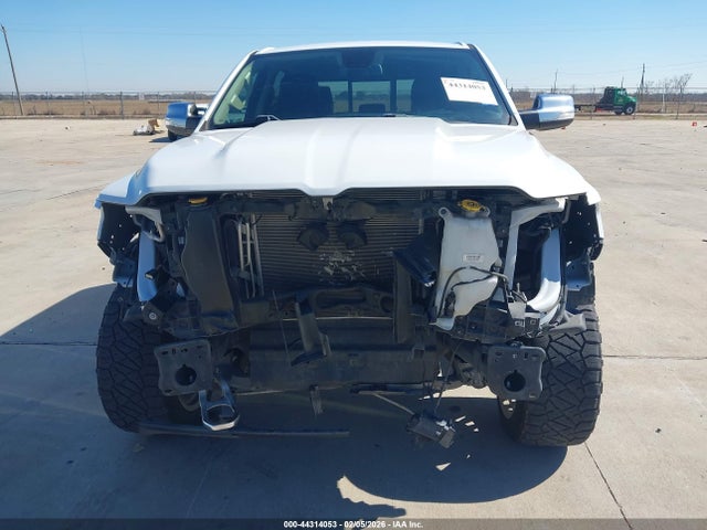 1C6RREJT9LN346453 RAM 1500 Laramie 4x2 5&#039;7 Box