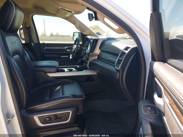 1C6RREJT9LN346453 RAM 1500 Laramie 4x2 5&#039;7 Box