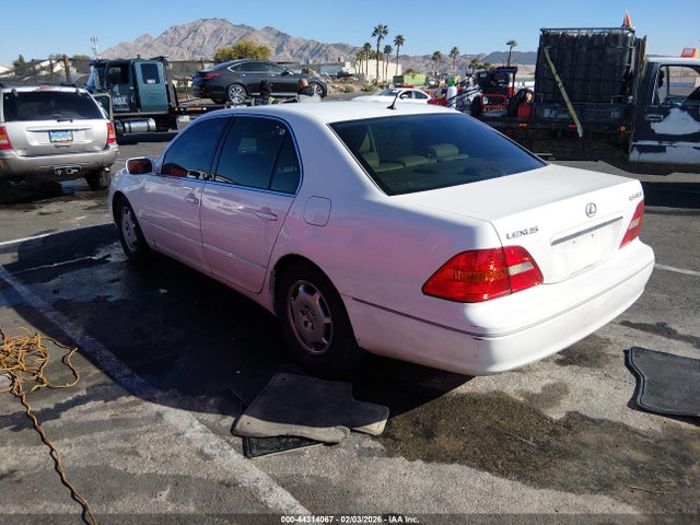 2002 LEXUS LS 430 JTHBN30F520054038 Photo 2