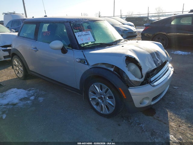 2010 MINI COOPER WMWMF3C56ATU76839
