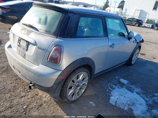 2010 MINI COOPER WMWMF3C56ATU76839 Photo 3