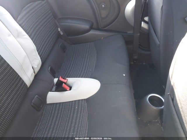 2010 MINI COOPER WMWMF3C56ATU76839 Photo 7