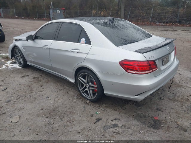 2014 MERCEDES-BENZ E 63 AMG WDDHF7GB8EA844053 Photo 2