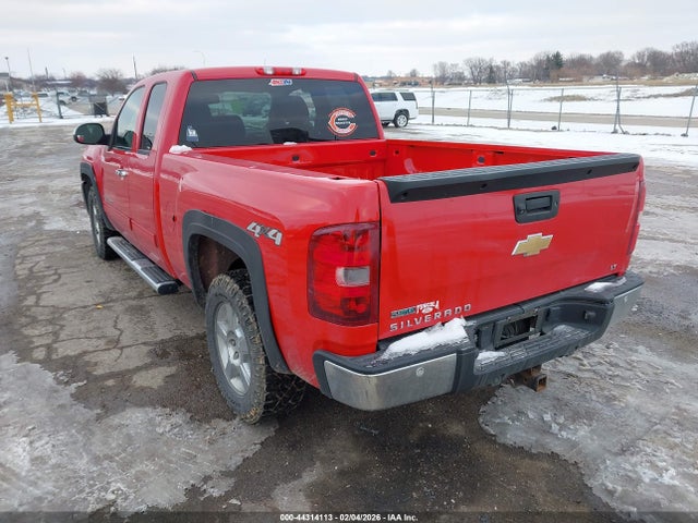 2011 CHEVROLET SILVERADO 1500 1GCRKSE34BZ321375 Photo 2
