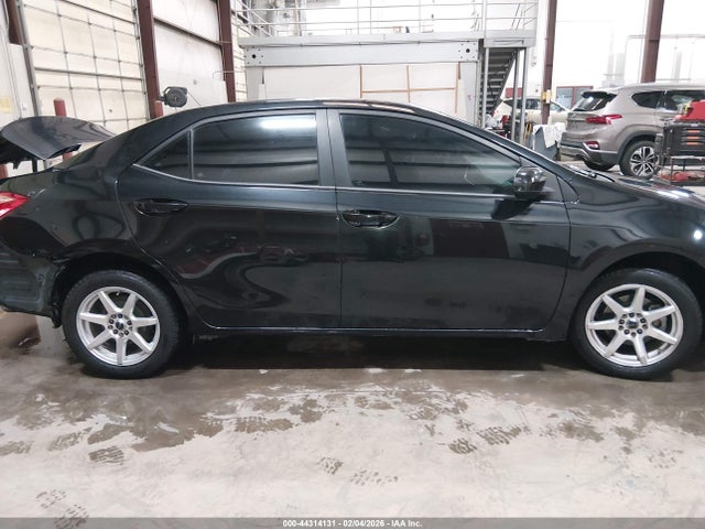 Toyota COROLLA LE 2018 5YFBURHE6JP842768 Image 14