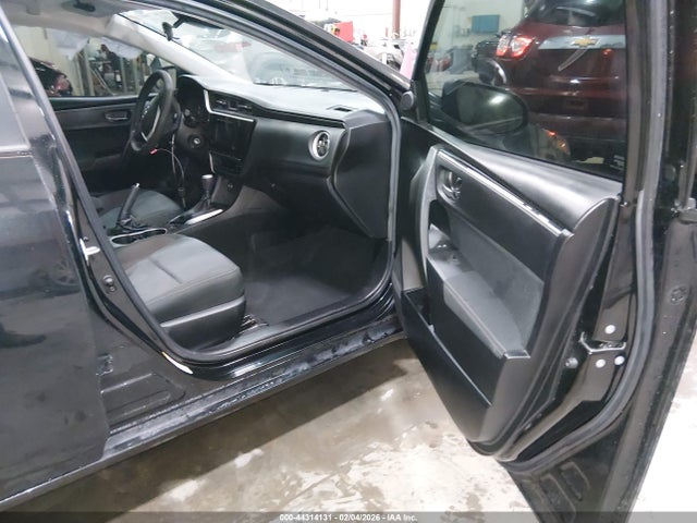 Toyota COROLLA LE 2018 5YFBURHE6JP842768 Image 5
