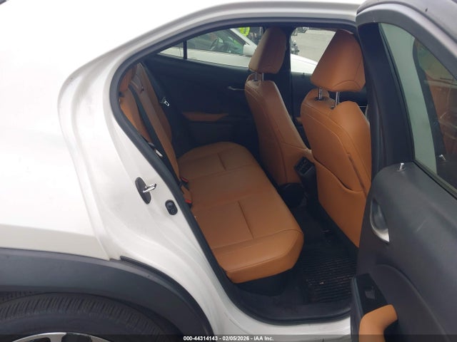 JTHX9JBH7M2050691 Lexus UX 250H