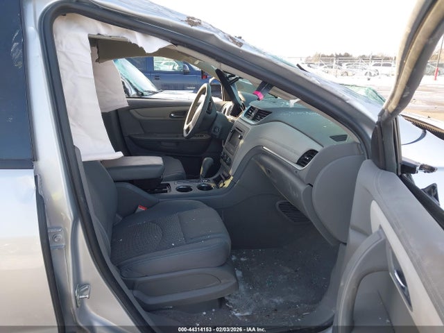1GNKVFKD5HJ142242 Chevrolet Traverse Ls