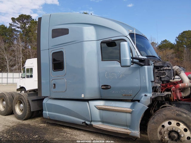 Продажа на аукционе авто 2015 Kenworth Construction T680, vin: 1XKYD49X5FJ427843, номер лота: 44314162