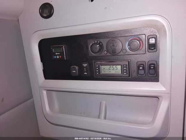 Продажа на аукционе авто 2015 Kenworth Construction T680, vin: 1XKYD49X5FJ427843, номер лота: 44314162