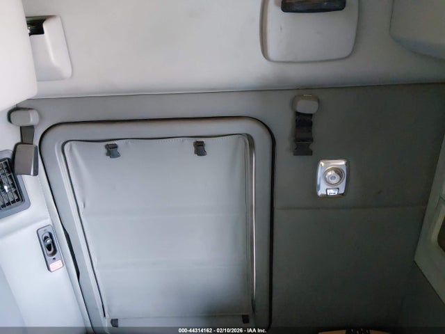 Продажа на аукционе авто 2015 Kenworth Construction T680, vin: 1XKYD49X5FJ427843, номер лота: 44314162