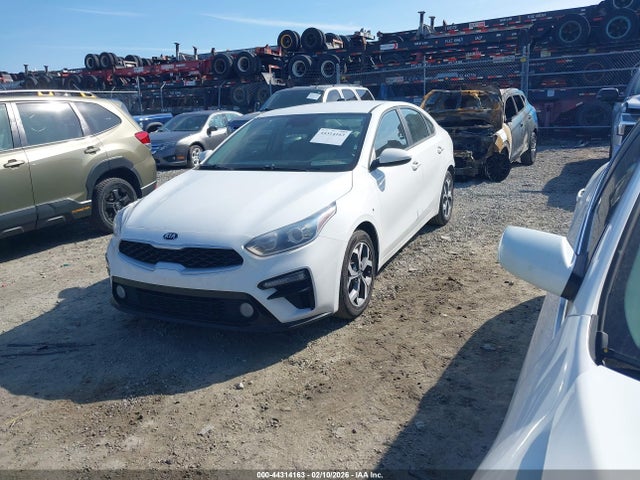 KIA Forte Lxs 2021 3KPF24AD2ME352927 Image 2