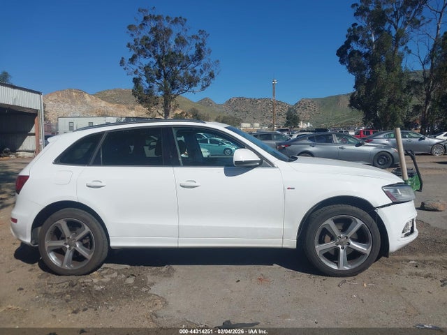 WA1DGAFP6EA033930 Audi Q5 3.0t Premium Plus