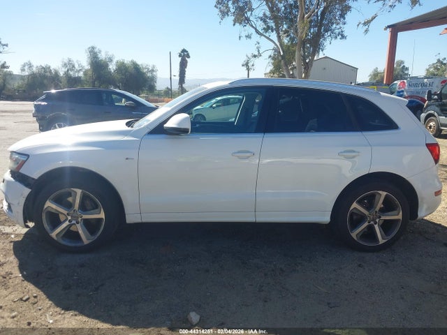 WA1DGAFP6EA033930 Audi Q5 3.0t Premium Plus