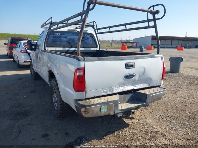 2011 FORD F-250 1FTBF2AT7BEB25076 Photo 2