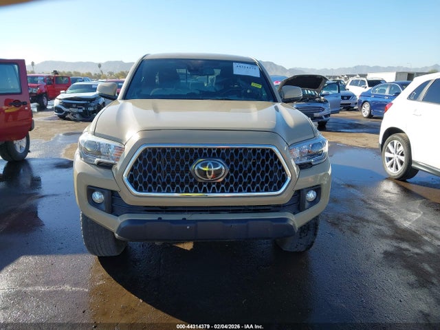 3TMCZ5AN1KM228695 Toyota Tacoma Trd Off Road