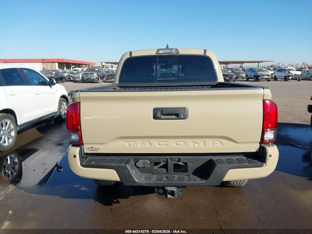 3TMCZ5AN1KM228695 Toyota Tacoma Trd Off Road
