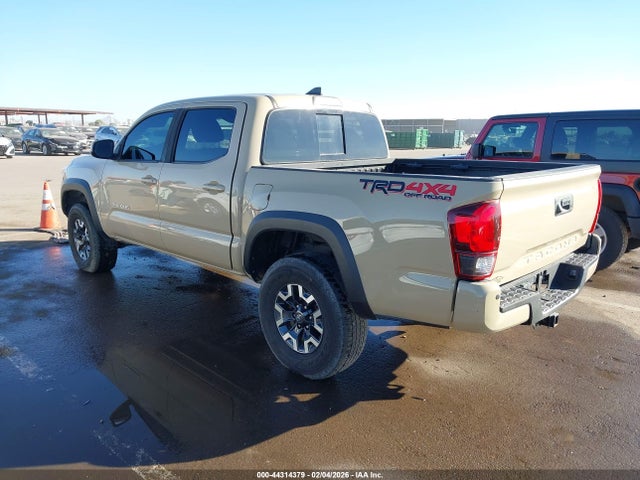 3TMCZ5AN1KM228695 Toyota Tacoma Trd Off Road