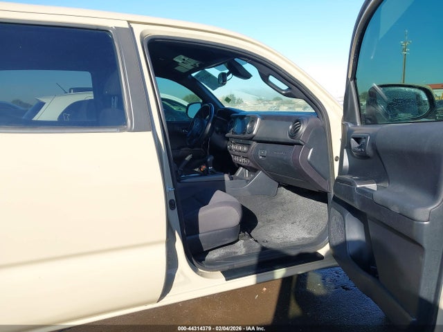 3TMCZ5AN1KM228695 Toyota Tacoma Trd Off Road