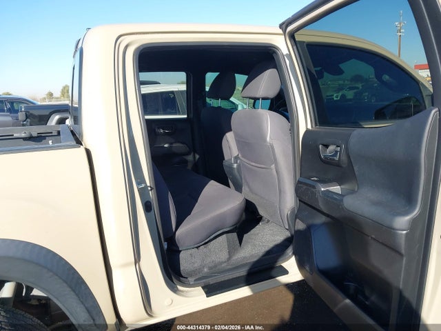 3TMCZ5AN1KM228695 Toyota Tacoma Trd Off Road