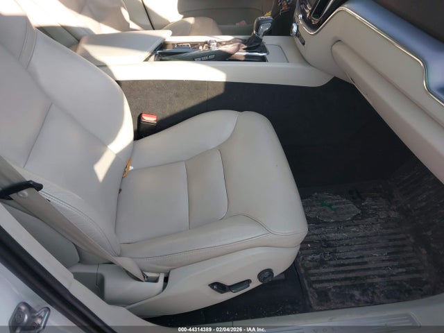 44314389 :رقم المزاد ، LYVA22RK6JB069102 vin ، 2018 Volvo Xc60 T6 Momentum مزاد بيع