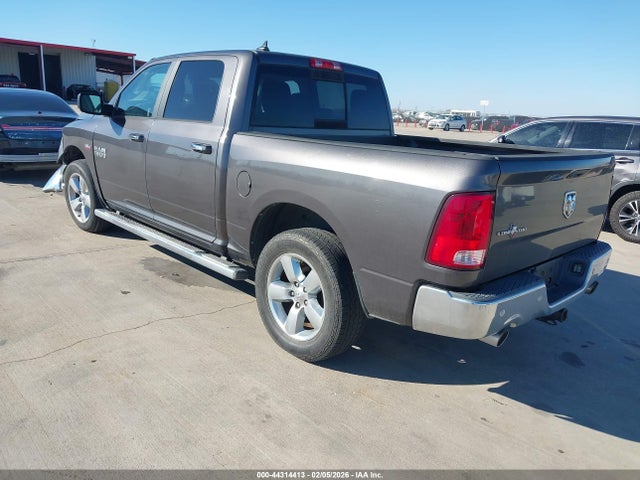2015 RAM 1500 1C6RR6LT0FS554519 Photo 2