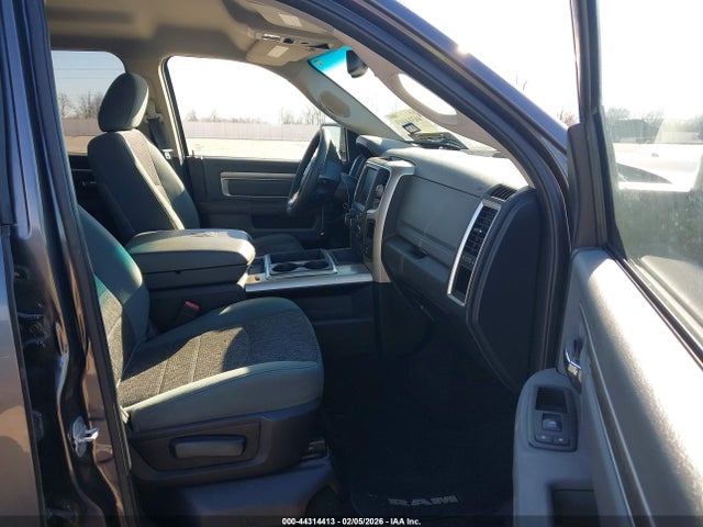 2015 RAM 1500 1C6RR6LT0FS554519 Photo 4