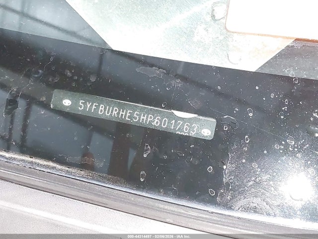 5YFBURHE5HP601763 Toyota COROLLA LE