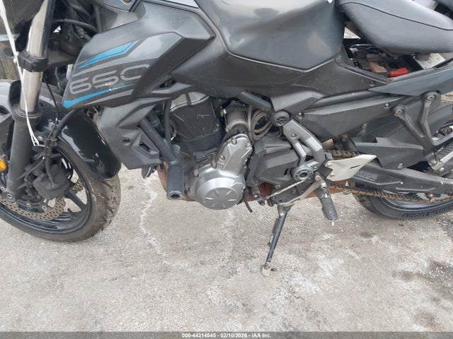 JKAEREH13KDA42757 Kawasaki Er650 H