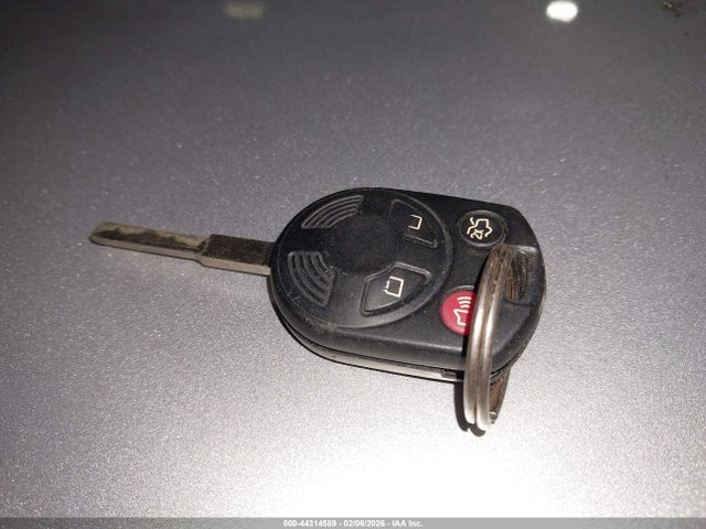 1FADP3F27JL285888 Ford FOCUS SE