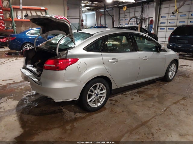 1FADP3F27JL285888 Ford FOCUS SE