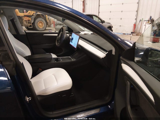 7SAYGDEF1RA275832 Tesla Model Y Performance Dual Motor All-wheel Drive