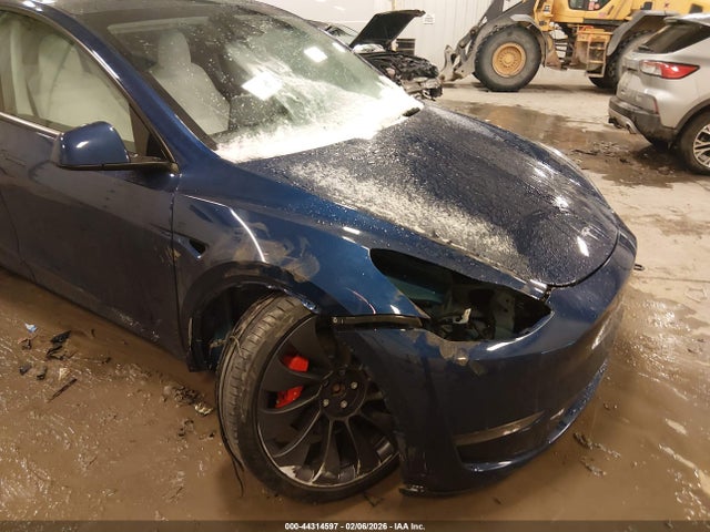 7SAYGDEF1RA275832 Tesla Model Y Performance Dual Motor All-wheel Drive