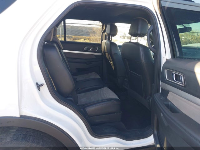 Ford EXPLORER XLT 2017 1FM5K8D88HGE29156 Image 8