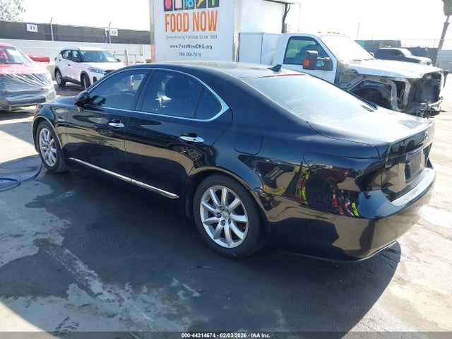 2007 LEXUS LS 460 JTHBL46F275017395 Photo 2
