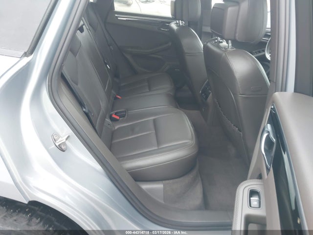 44314718 :رقم المزاد ، WP1AA2A53LLB13367 vin ، 2020 Porsche Macan مزاد بيع