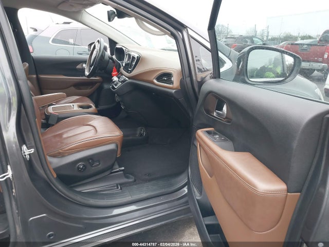 Продаж на аукціоні авто 2017 Chrysler Pacifica Limited, vin: 2C4RC1GG6HR528506, номер лоту: 44314787