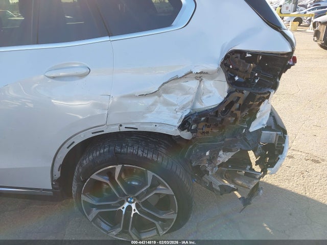 5UX13EU06R9V97715 BMW X5 Sdrive40i