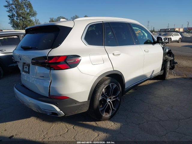 2024 BMW X5 5UX13EU06R9V97715 Photo 3