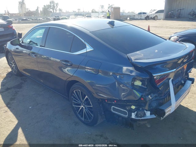 58ADA1C1XPU034785 Lexus ES 300H