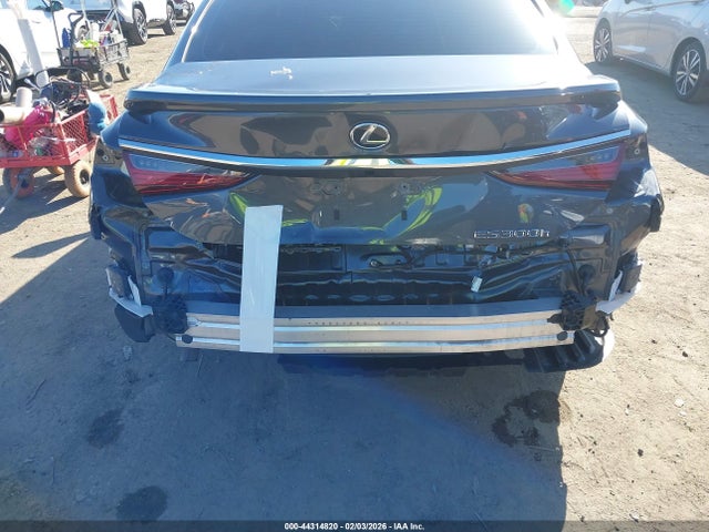 58ADA1C1XPU034785 Lexus ES 300H