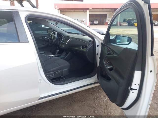 1G1ZE5ST0HF229339 Chevrolet MALIBU 1LT